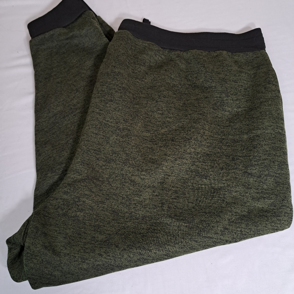 RealEssentials Green & Black Sweatpants Men's Size 5XLT NWOT